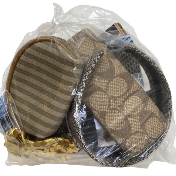 Accessories 9 piece Value Bundle! 🛍️ Beiges /Neutrals! Cosmetic Bags and More! - Picture 4 of 7